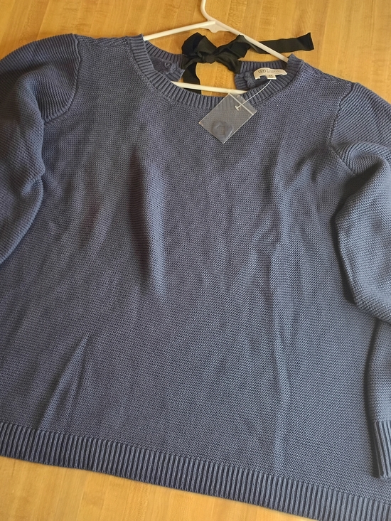 Candace Cameron Bure Tops - Candace Cameron Bure Navy Blue Textured Crewneck Sweater